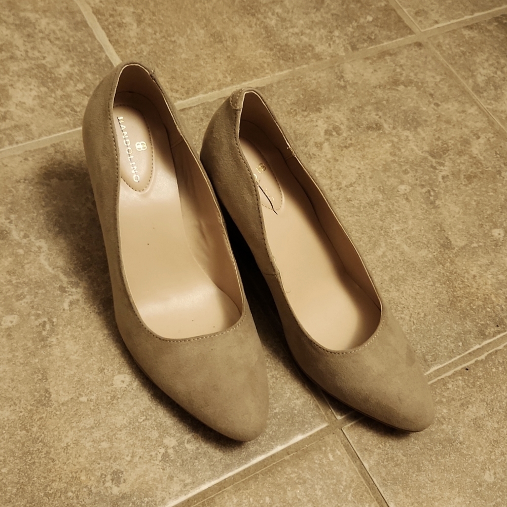 Bandolino Wedge Heels Nude Suede 7.5